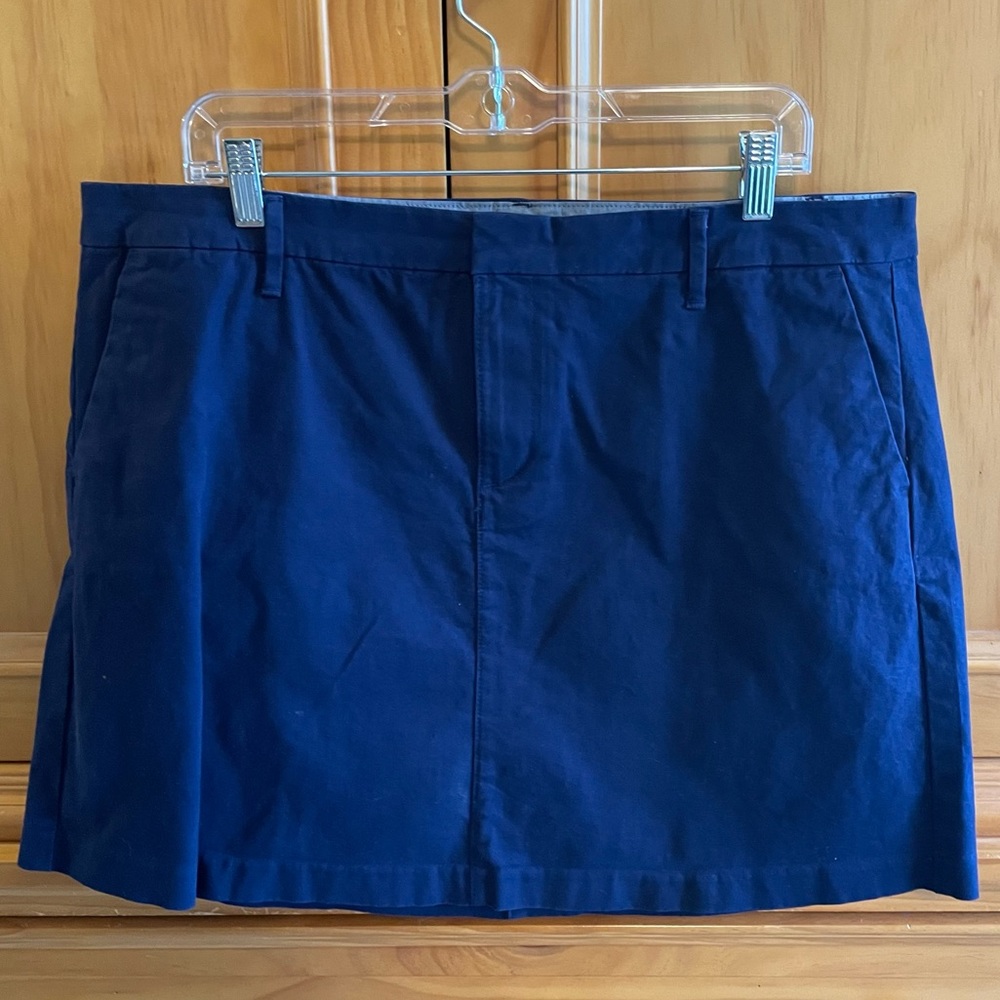 Tommy Hilfiger Mini Skirt women’s size 14. EUC